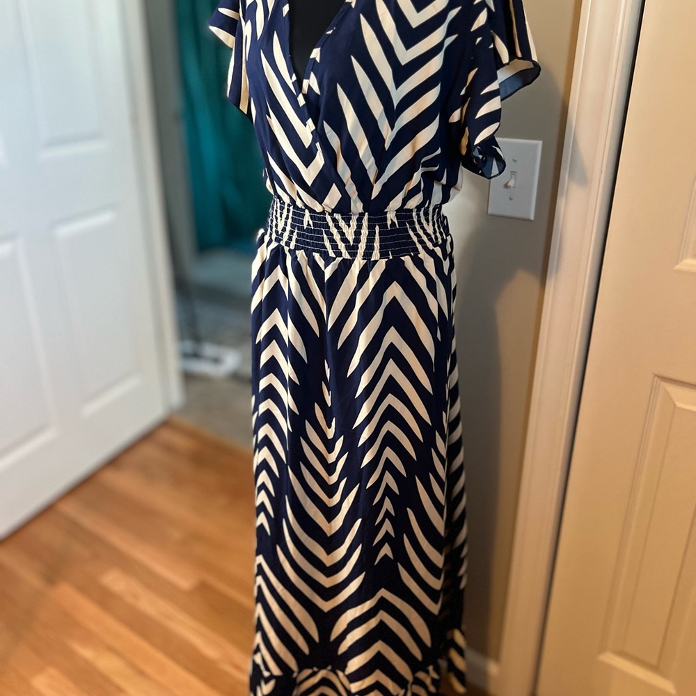 Elegant Navy and White Chevron Maxi Dress